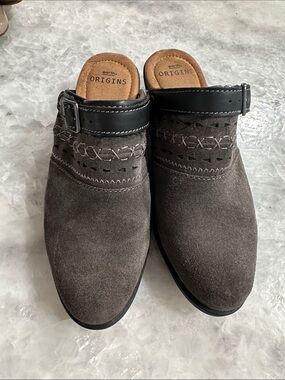 Earth Origins women’s Gray Suede Slip-On Clog with Black Buckle Strap